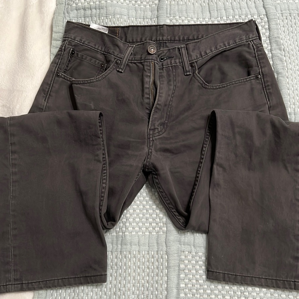 Levi Mens grey denim pants.